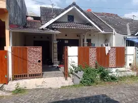 Rumah Minimalis Cantik Dekat UII Ekonomi Yogyakarta RSH 054