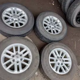 Velg OEM original Toyota Fortuner vnt ring 17 6x139,7 ban 265/65 R17