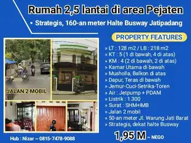 Rumah 2,5 lt di Pejaten. Akses 2 mobil lega. Hanya 50 meter jalan raya
