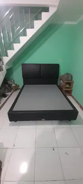 Dipan no. 2/queen ukuran 160x200cm