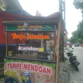 Gerobak bekas gorengan