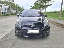 [ TERAWAT ] Toyota Yaris 1.5 E AT Hitam NIK 2013 2014