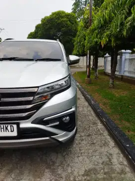 Toyota Rush GR sport AT type tertinggi low km full Ori seperti baru