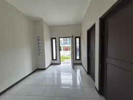 Minimalis Siap Huni, Rumah Cakep Di Kawasan Tenang Bumi Asri, Bandung