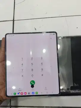 Samsung zfold 4