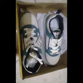 Dijual sepatu aero street size 43