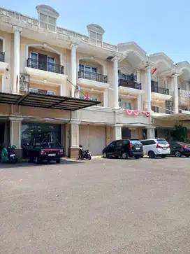 Siap Pakai! Ruko 3 Lantai di Boulevard Raya, Harapan Indah
