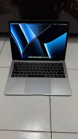 MACBOOK AIR 13 INCH 2018 i5 8/256