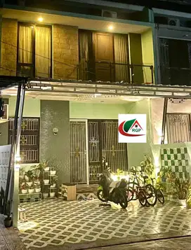 Turun Harga Dijual Rumah Cantik 2 Lantai Siap Huni dalam Cluster !