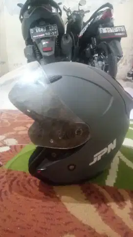 helm jpn di jual murah bisa di tawar chat