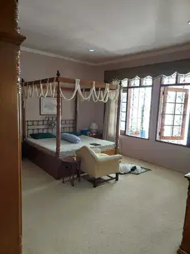 Rumah rasa villa di setiabudi bandung utara