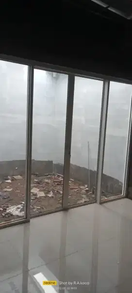 Pintu sekat partisi kaca