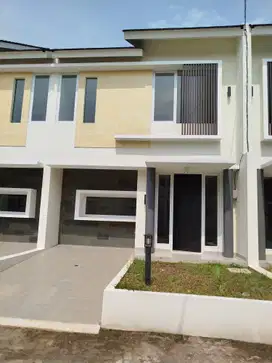 Rumah Siap Huni Luas dan Nyaman Jl. Trans yogi Cibubur