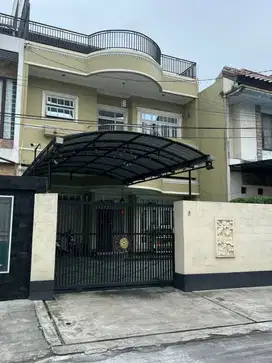 Dijual Rumah Villa Mewah daerah Gajah Mada Iskandar Muda