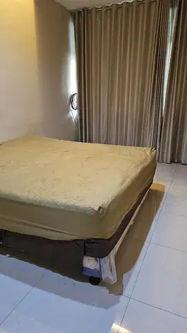 Di jual kasur + dipan queen size