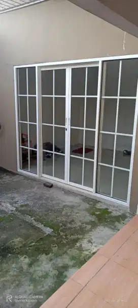 Pintu sekat partisi kaca