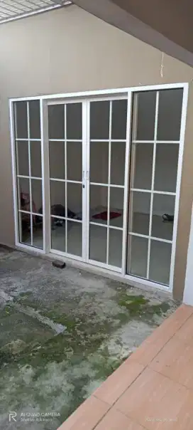 Pintu sekat partisi kaca