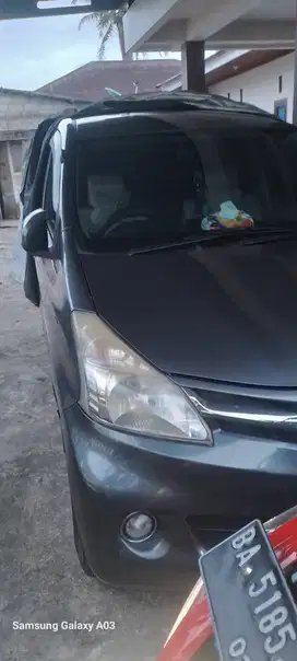 DIJUAL DAIHATSU XENIA 2015