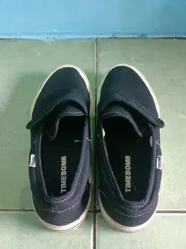 SEPATU TIMEBOMB VULCANIZED