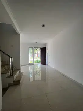 sewa rumah golf island PIK uk 6x15m kosongan