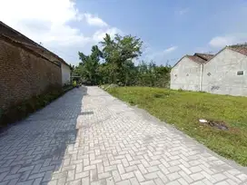 Dekat polsek Tempel Tanah  Jogja  di Jl. Magelang Untuk Rumah