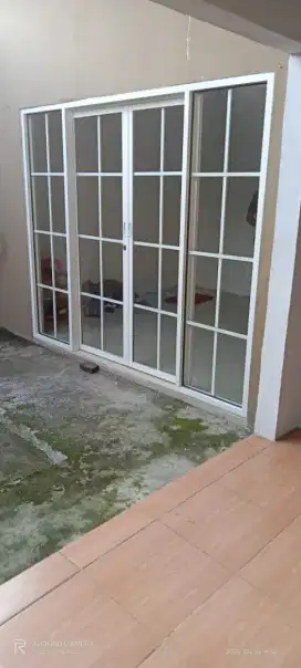 Pintu kaca toko