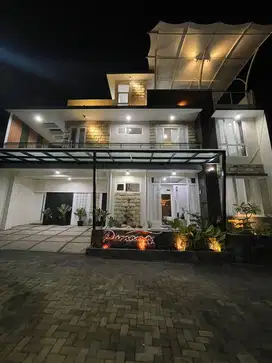 Rumah Villa 3 Lantai VIEW KEREN atas wisata BNS