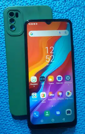 Infinix hot 9 play ram 4/64 normal batangan aja minus pemakaian aja.