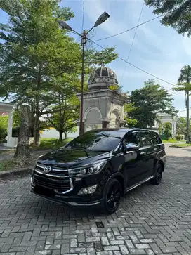 Toyota Innova Venturer Diesel AT