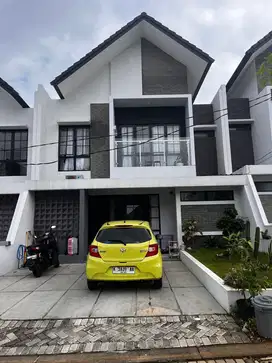 Rumah 2 Lt Semi Furnished di Cluster The Miles BSB City Mijen, Semaran