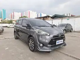 Toyota Sienta  1.5 Q Bensin-AT 2017 Abu