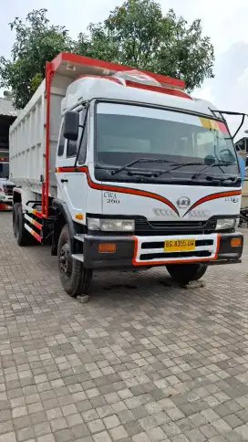 Dump truk Nissan cwa 260 MX