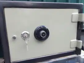 Jual murah Brankas untuk keamanan dokumen penting anda
