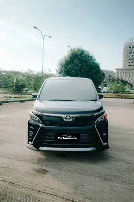 TOYOTA VOXY [2018]