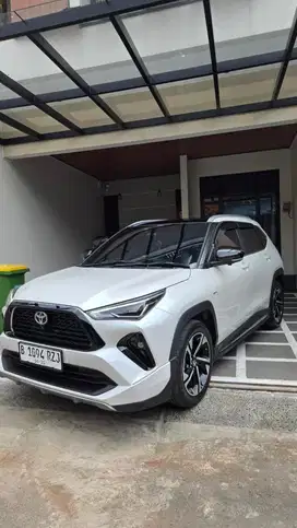 YARIS CROSS GR HEV 2024 km rendah