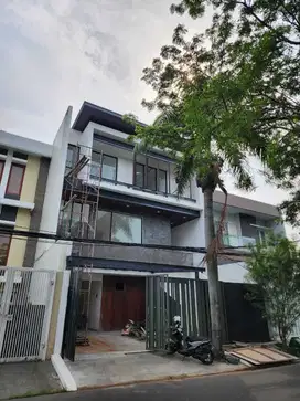 RUMAH BARU MINIMALIS 3 LANTAI LOKASI BAGUS DI CITRA GARDEN 2 EXTENSION