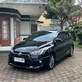TOYOTA YARIS 1.5 S TRD A/T MATIK 2015 HITAM LOW KILOMETER