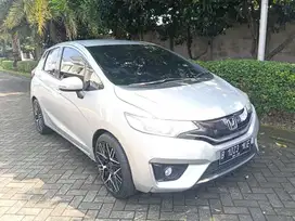 Honda Jazz S Th 2015 a/t Silver Metalik Siap Pakai DP 7 Jt