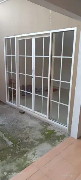Pintu kaca toko
