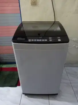 Di jual Mesin cuci merk Sharp kondisi mirip baru