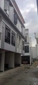 DI JUAL RUMAH 2 LANTAI  DEKAT STASIUN SAWAH BESAR JAKARTA PUSATS