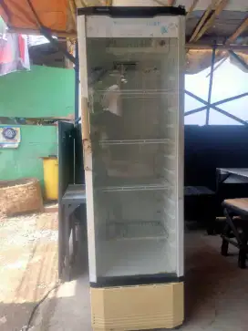 Showcase merek polytron