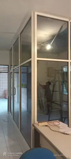 Pintu kaca toko