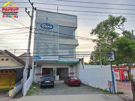 Dijual Ruko 3 Lantai Beserta Usahanya  di Jl. S. Parman - Banyuwangi