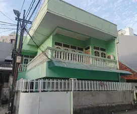 Dijual BU dibawah NJOP Rumah 2,5 Lantai di Pangeran Jayakarta