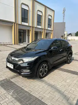 PAJAK PANJANG LOW KM MULUS TERAWAT ! Honda HRV 1.5 SE AT 2021 Hitam