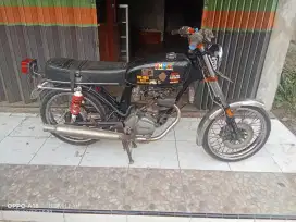 Honda GL 125 tahun 1979