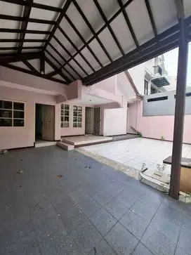 Rumah 1 Lantai di Gading Elok Timur, Jalan 3 Mobil, Dekat Pos Satpam