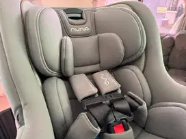 Nuna Rava Convertible Car Seat (Oxford)