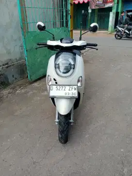 DIJUAL HONDA SCOOPY PRESTIGE THN 2025 WARNA PUTIH